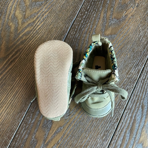 BabyGap Green w/ Floral Lace Up Velcro Back Boot - Picture 3 of 7